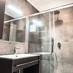 Daire Beachside Getaway In *