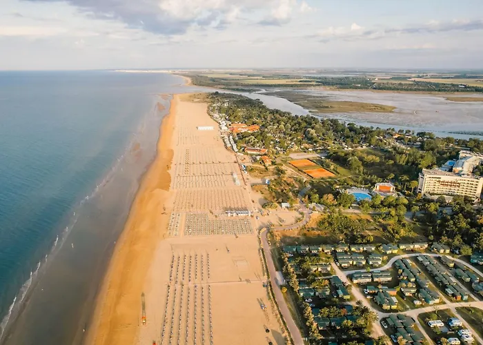 Beachside Getaway In * ביביונה